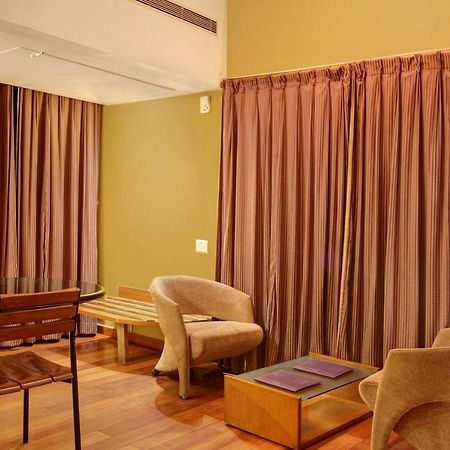 Capital O 16165 Cartier Hotel Bangalore Bagian luar foto
