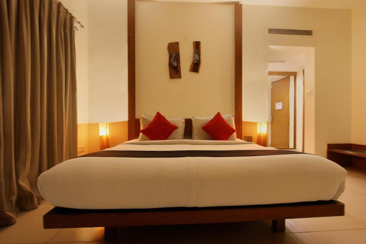 Capital O 16165 Cartier Hotel Bangalore Bagian luar foto
