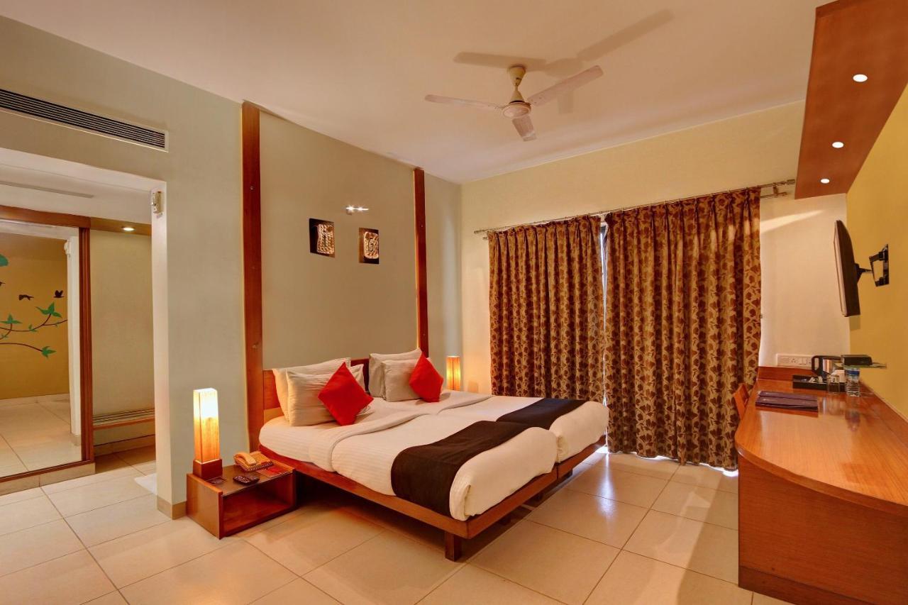 Capital O 16165 Cartier Hotel Bangalore Bagian luar foto