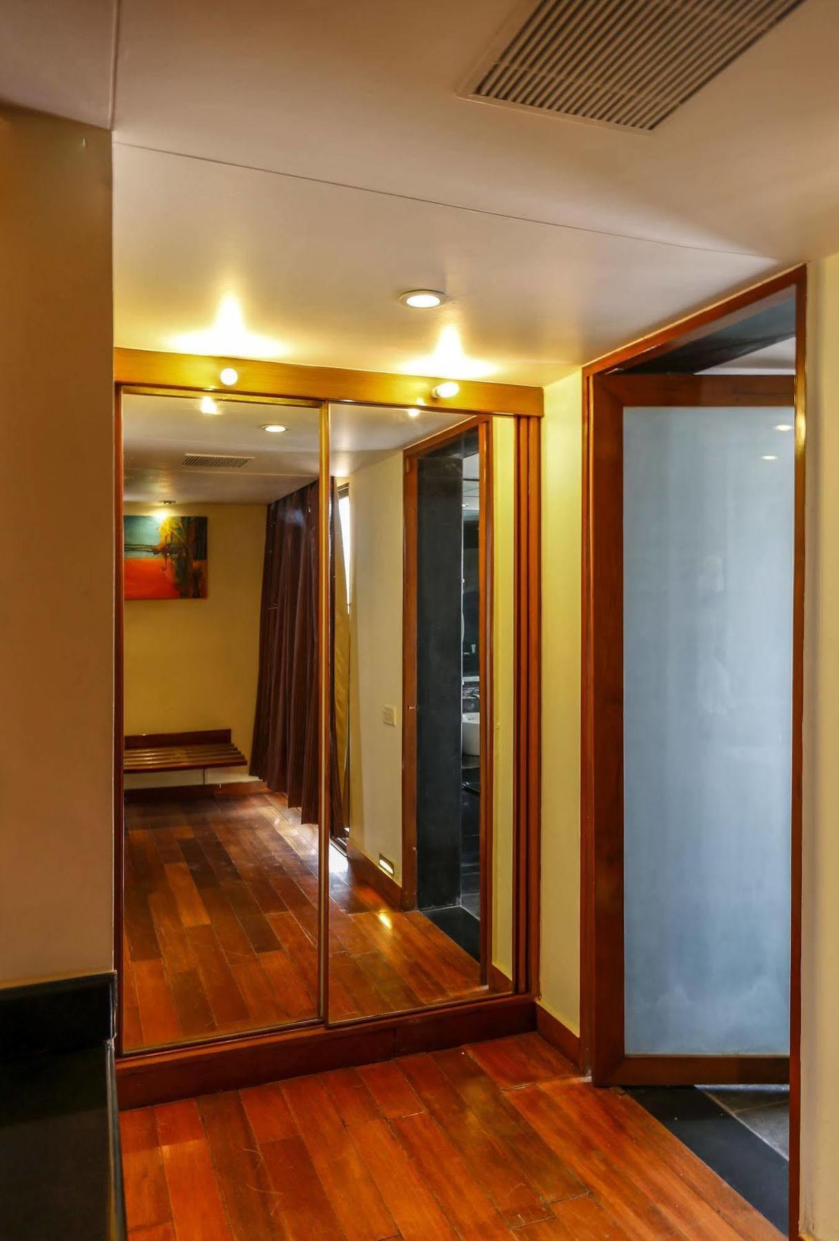 Capital O 16165 Cartier Hotel Bangalore Bagian luar foto